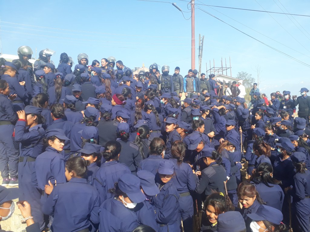 Temporary police protest causes negotiation at Police Office