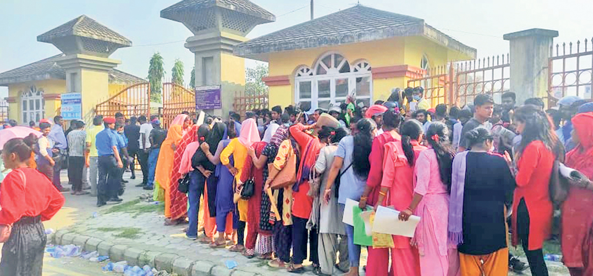Youth line up to apply for temporary police: Govt to pay Rs 44,000 in salary for 40 days work