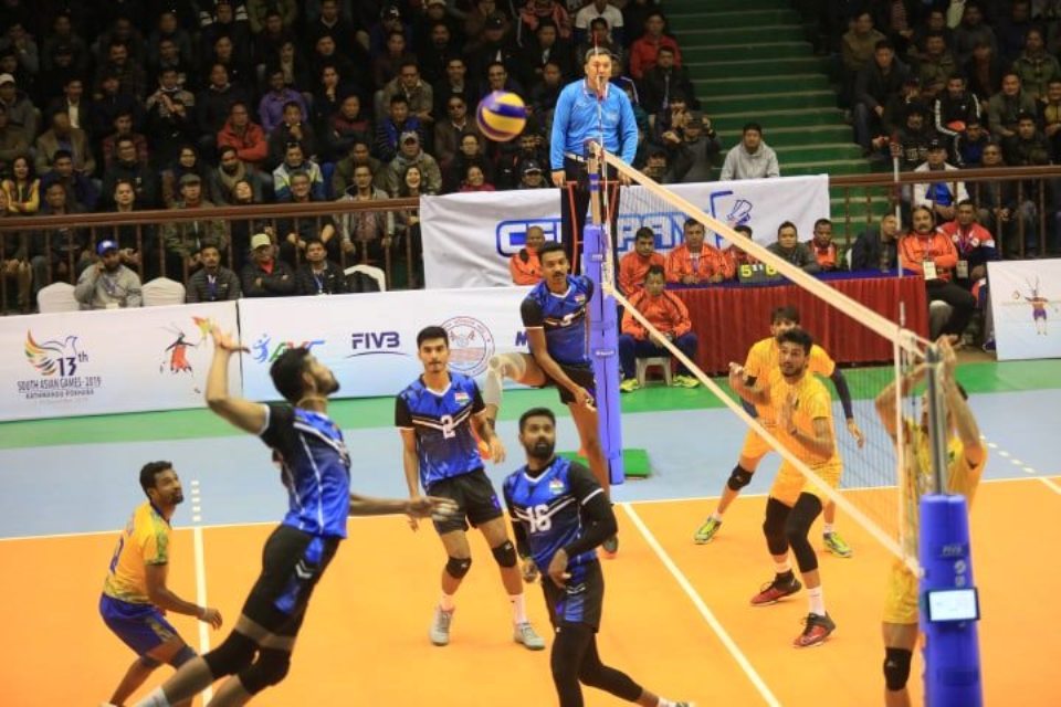 India bags gold medal in male volleyball match in 13th SAG ...